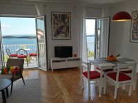 A Million Suns (2+2 persons) - Hvar